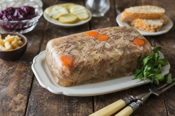 Piftie de porc: rețetă tradițională pentru sărbători