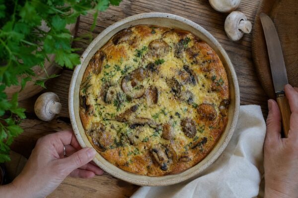 Omletă la cuptor cu ciuperci: mic dejun pentru mai multe persoane